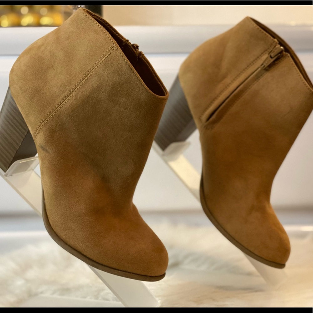 Old Navy Camel colored ankle bootie!